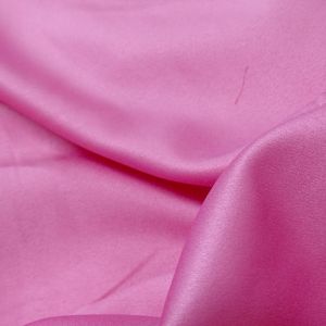 Tecido Crepe Amanda Cor Rosa Chiclete Pantone: 16-2120 TCX WILD ORCHID