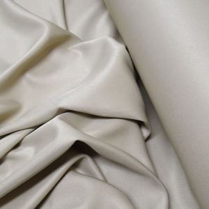 Tecido Alfaiataria Gabardine Twill Leve Bi Stret Cor Areia Pantone 16-1105 TCX  Plaza Taupe