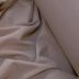 Tecido Alfaiataria Gabardine Twill Span Cor Cáqui Suave Pantone: 16-1210TCX Light Taupe 