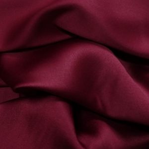 Tecido Alfaiataria Prada Spandex Premium Elastano Vermelho Marsala Pantone 19-1724 TCX Cabernet 