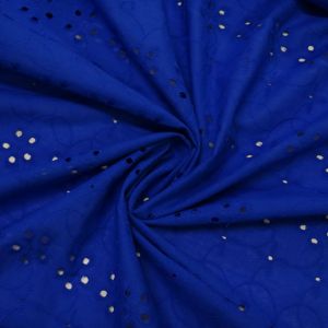 Tecido Cambraia Bordada Laise, Cor Azul Royal, Pantone: 19-3955 TCX Royal Blue 