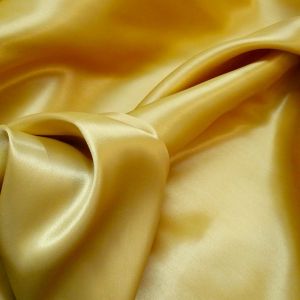 Tecido Cetim Charmousse Cor Dourado Pantone 16-0924 Tcx Croissant 