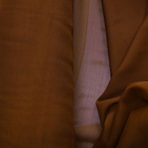 Tecido Crepe Chiffon Cor Marrom Toffee Pantone 18-1031TCX Toffee 