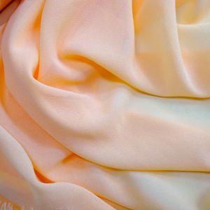 Tecido Crepe Georgete Premium Cor Pêssego Pantone: 13-1023TCX Peach Fuzz 