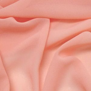 Tecido Crepe Georgete Premium Cor Pêssego Rosado, Pantone: 13-1023 Peach Fuzz