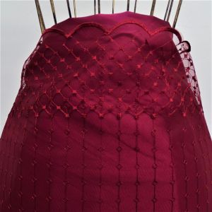 Tecido Renda Tule Bordada Cor Marsala, Pantone: 19-1652TCX  