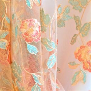 Tecido Renda Tule Bordada Floral Cor Pessego Pantone: 12-0913TCX 