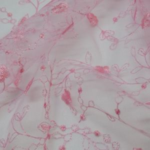 Tecido Renda tule Bordada Floral Mini, Cor De Rosa,  Pantone: 13-2804 TCX Parfait Pink 