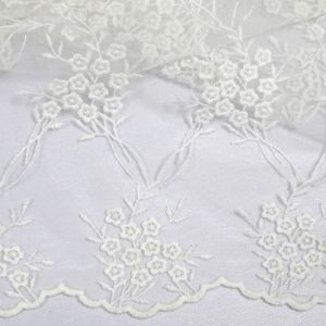 Tecido Renda Tule Bordado em Algodão Floral Liberty , Cor Branco Off White 