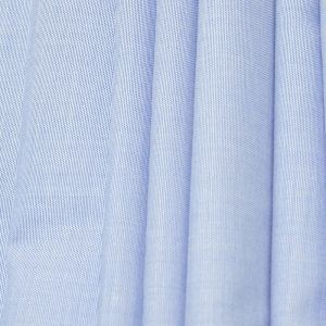 Tecido Tricoline Camisaria Fio Egipcio 400 Algodão Com Modal De Viscose cor Azul e Branco detalhes Maquinetados 