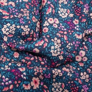 Tecido Viscose Estampa Floral Liberty Verde Fundo Cor Azul Noite  