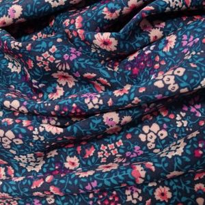 Tecido Viscose Estampa Floral Liberty Verde Fundo Cor Azul Noite  