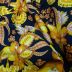 Tecido Viscose Estampa Ornamental Floral Cores Amarelo Dourado Fundo Cor Preta 