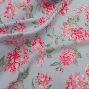 Tecido Viscose Estampada Floral Delicado Fundo Azul Claro 