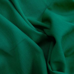 Tecido Viscose Slub Trama de Linho Cor Verde Jade Pantone 17-5638 TCX VIVID GREEN  