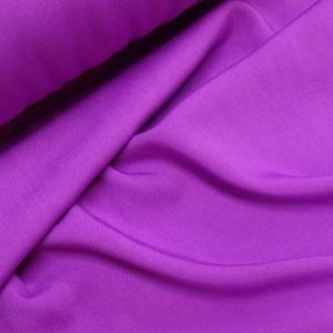 Tecido Viscose Tradicional Cor Uva Fúcsia, Pantone: 18-3223TCX Grape Kiss